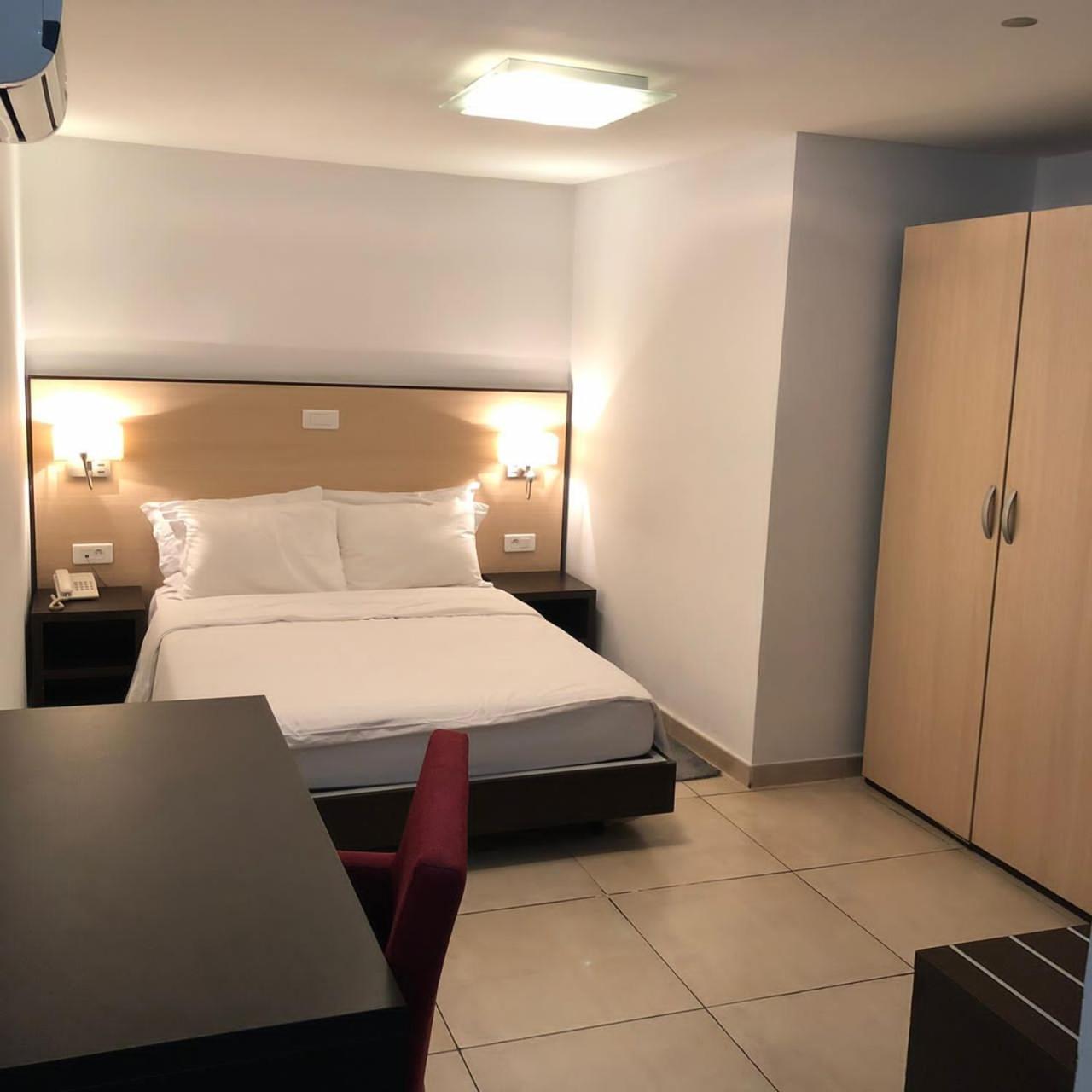 Residence Achenbach Abidjan Rum bild